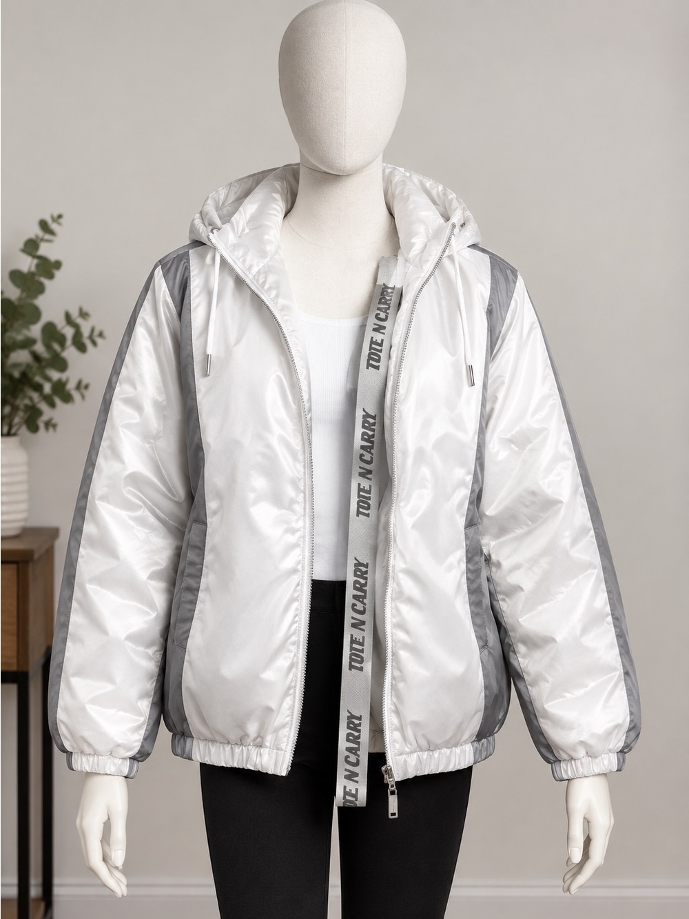 Tote&Carry Women's White and Gray Puffer Jacket